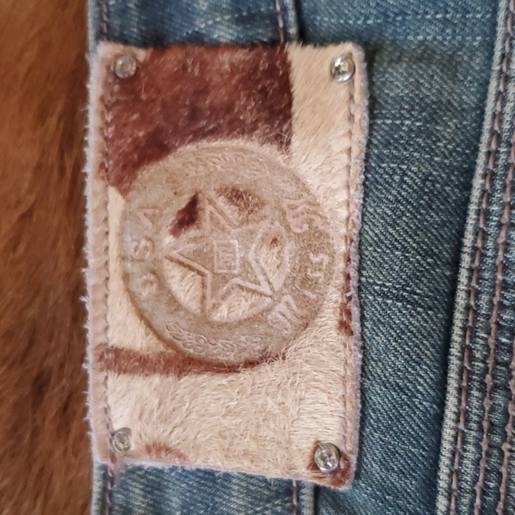 Miss Me jeans size 28 low rise. Light wash - Picture 2 of 6